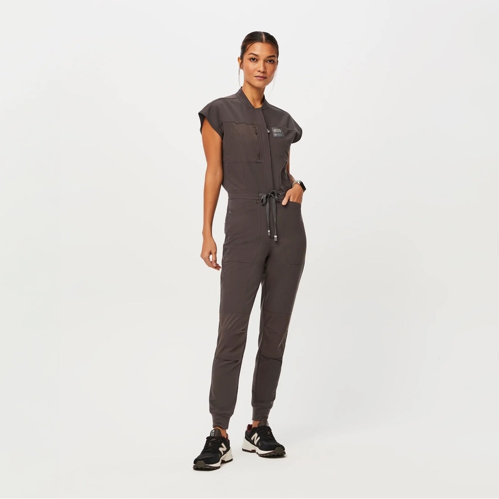 Figs Women’s Grogu ScrubJumpsuit™ STAR WARS S
